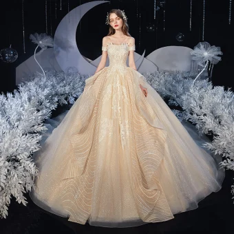 Élégant Champagne La Mariée Robe De Mariée 2020 Robe Boule De L 039 Épaule Manches Courtes Dos Nu Appliques En Dentelle Paillettes Glitter Tulle Cathedral Train Volants