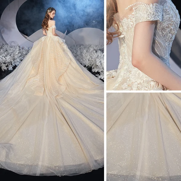 Elegante Champagner Hochzeits Brautkleider / Hochzeitskleider 2020 Ballkleid Off Shoulder Kurze Ärmel Rückenfreies Applikationen Spitze Pailletten Glanz Tülle Kathedrale Schleppe Rüschen