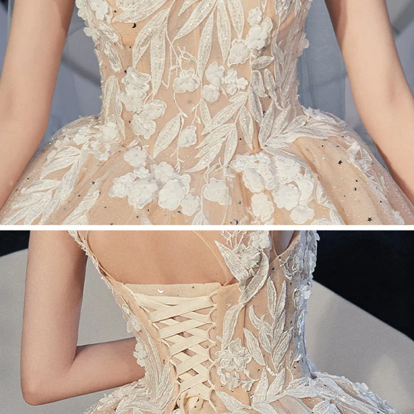 Romantisch Champagner Hochzeits Brautkleider / Hochzeitskleider 2020 Ballkleid Durchsichtige Eckiger Ausschnitt Ärmellos Rückenfreies Applikationen Spitze Pailletten Glanz Tülle Kathedrale Schleppe