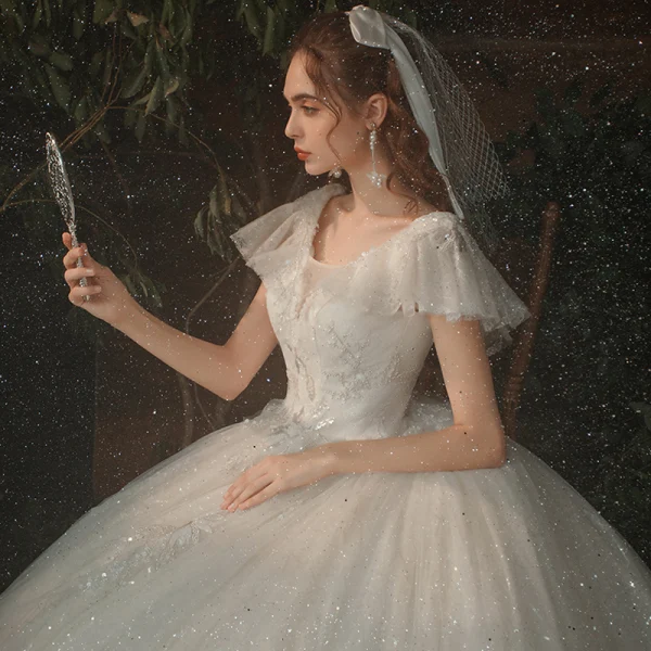 Chic / Belle Ivoire La Mariée Robe De Mariée 2020 Empire V-Cou Manches Courtes Dos Nu Perlage Paillettes Cathedral Train Volants