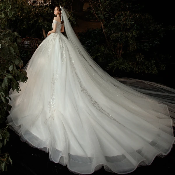 Chic / Belle Champagne La Mariée Robe De Mariée 2020 Robe Boule De l'épaule Manches Courtes Dos Nu Appliques Paillettes Cathedral Train Volants
