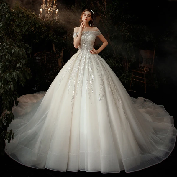 Chic / Belle Champagne La Mariée Robe De Mariée 2020 Robe Boule De l'épaule Manches Courtes Dos Nu Appliques Paillettes Cathedral Train Volants