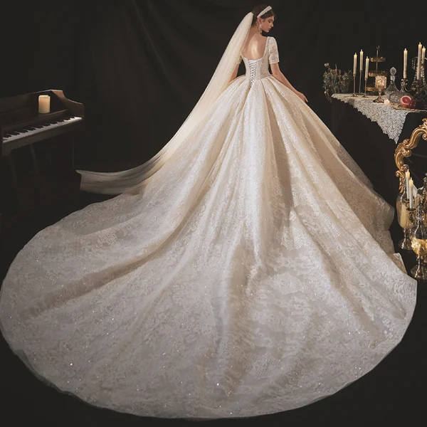 Vintage / Retro Champagne Bridal Wedding Dresses 2020 Ball Gown Square Neckline Short Sleeve Backless Glitter Appliques Lace Cathedral Train Ruffle