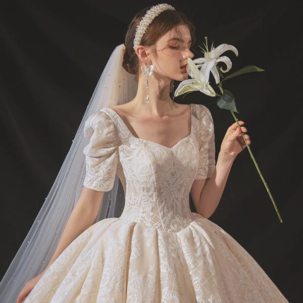 Vintage / Retro Champagne Bridal Wedding Dresses 2020 Ball Gown Square Neckline Short Sleeve Backless Glitter Appliques Lace Cathedral Train Ruffle