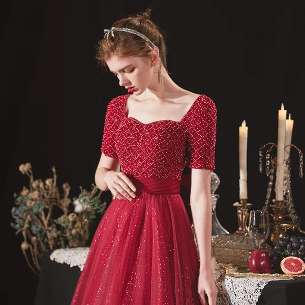 Élégant Bordeaux De Fiançailles Robe De Bal 2020 Princesse Encolure Carrée Manches Courtes Ceinture Perlage Glitter Tulle Longue Volants Dos Nu Robe De Ceremonie