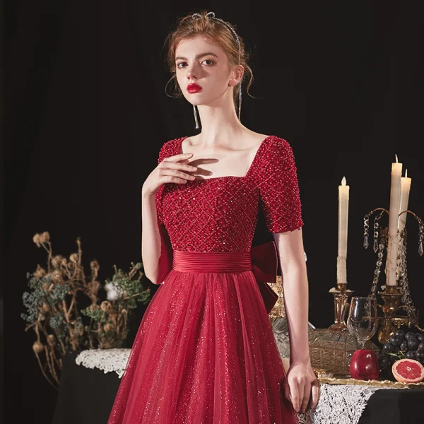 Élégant Bordeaux De Fiançailles Robe De Bal 2020 Princesse Encolure Carrée Manches Courtes Ceinture Perlage Glitter Tulle Longue Volants Dos Nu Robe De Ceremonie
