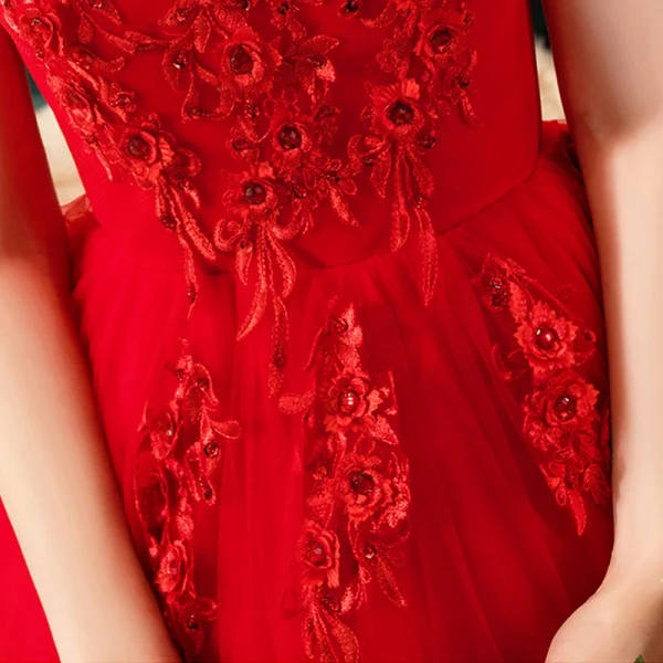 Style Chinois Rouge La Mariée Robe De Mariée 2020 Robe Boule Transparentes Col Haut Sans Manches Dos Nu Appliques En Dentelle Perlage Cathedral Train Volants