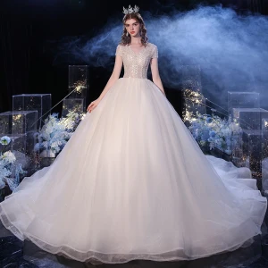 Mode Champagne La Mariée Robe De Mariée 2020 Robe Boule V Cou Manches Courtes Perlage Perle Glitter Tulle Cathedral Train Volants