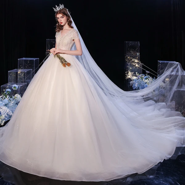 Mode Champagne La Mariée Robe De Mariée 2020 Robe Boule V-Cou Manches Courtes Perlage Perle Glitter Tulle Cathedral Train Volants
