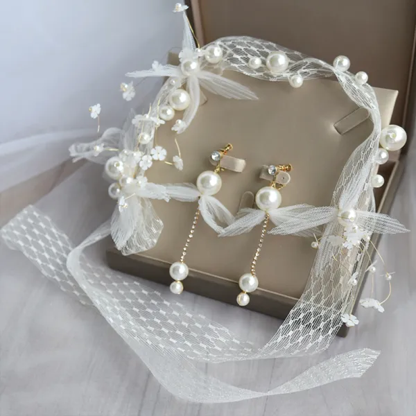 Elegante Ivory / Creme Brautschmuck 2020 Schnüren Blumen Perle Ohrringe Stirnbänder Haarschmuck Braut