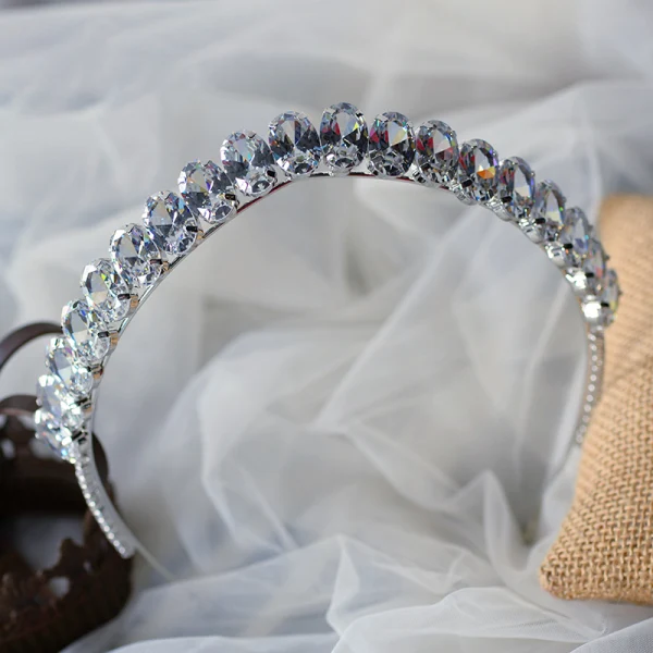Enkel Sølv Rhinestone Tiara Har Tilbehor 2020 Legering Bryllup Tilbehør