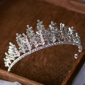 Piękne Srebrny Tiara Ozdoby Do Włosów Ślubne 2020 Stop Rhinestone Ślub Akcesoria