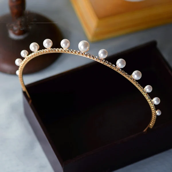 Fine Hårbøyle Har Tilbehor 2020 Legering Perle Rhinestone Hodepynt Bryllup Tilbehør
