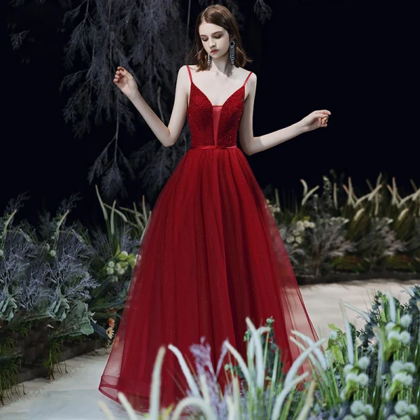 Sexy Bordeaux Robe De Bal 2020 Princesse Bretelles Spaghetti Col v profond Sans Manches Perlage Glitter Tulle Ceinture Longue Volants Dos Nu Robe De Ceremonie
