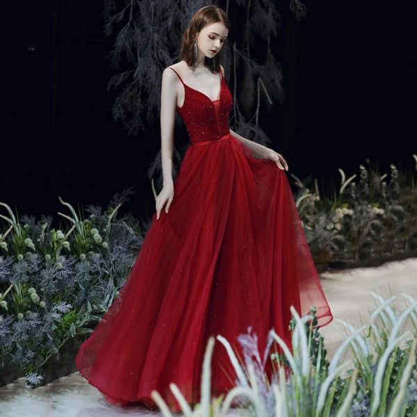 Sexy Bordeaux Robe De Bal 2020 Princesse Bretelles Spaghetti Col v profond Sans Manches Perlage Glitter Tulle Ceinture Longue Volants Dos Nu Robe De Ceremonie