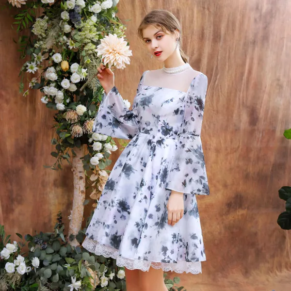 Eleganckie Białe Organza Kwiatowy Homecoming Sukienki Na Studniówke 2020 Princessa Przezroczyste Wysokiej Szyi Frezowanie Perła Rękawy z dzwoneczkami Krótkie Sukienki Wizytowe