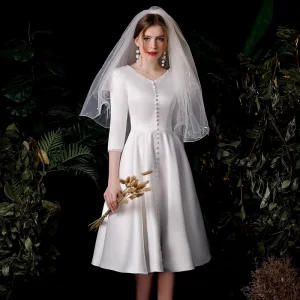Vintage Originale Ivoire Satin La Mariée Robe De Mariée 2020 Princesse V Cou 3 4 Manches Dos Nu Mi Longues Volants