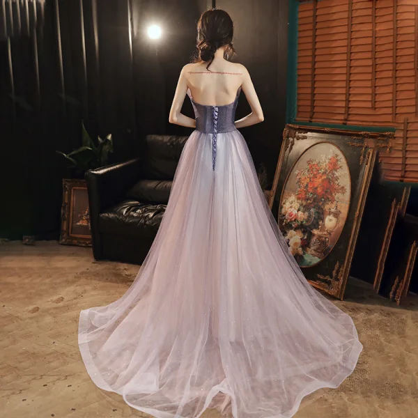 Elegant Lavendel Selskapskjoler 2020 Prinsesse Kjæreste Uten Ermer Beading Glitter Tyll Feie Tog Ryggløse Formelle Kjoler