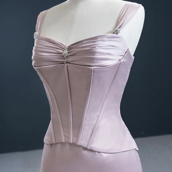 High End Rosa Roter Teppich Abendkleider 2020 Meerjungfrau Schultern Ärmellos Perlenstickerei Sweep / Pinsel Zug Rüschen Rückenfreies Festliche Kleider