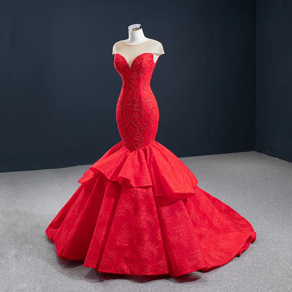 Luxe Rouge Tapis rouge Robe De Soirée 2020 Trompette / Sirène Transparentes Encolure Dégagée Sans Manches Perlage Train De Balayage Volants Dos Nu Robe De Ceremonie