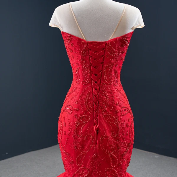 Luxe Rouge Tapis rouge Robe De Soirée 2020 Trompette / Sirène Transparentes Encolure Dégagée Sans Manches Perlage Train De Balayage Volants Dos Nu Robe De Ceremonie