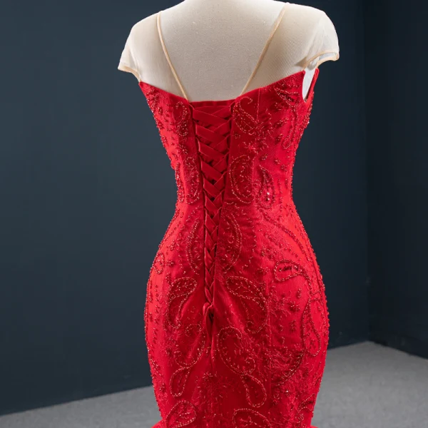 Luxe Rouge Tapis rouge Robe De Soirée 2020 Trompette / Sirène Transparentes Encolure Dégagée Sans Manches Perlage Train De Balayage Volants Dos Nu Robe De Ceremonie