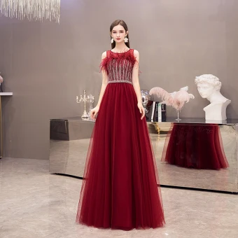 Élégant Bordeaux Robe De Soirée 2020 Princesse Transparentes Encolure Dégagée Sans Manches Plumes Perlage Longue Robe De Ceremonie