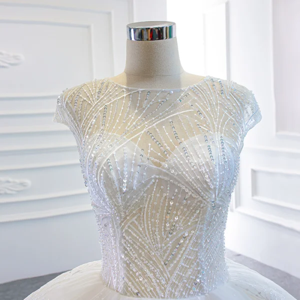 Luxus / Herrlich Weiß Hochzeits Brautkleider / Hochzeitskleider 2020 Ballkleid Durchsichtige Eckiger Ausschnitt Ärmellos Rückenfreies Perlenstickerei Pailletten Kapelle-Schleppe Rüschen