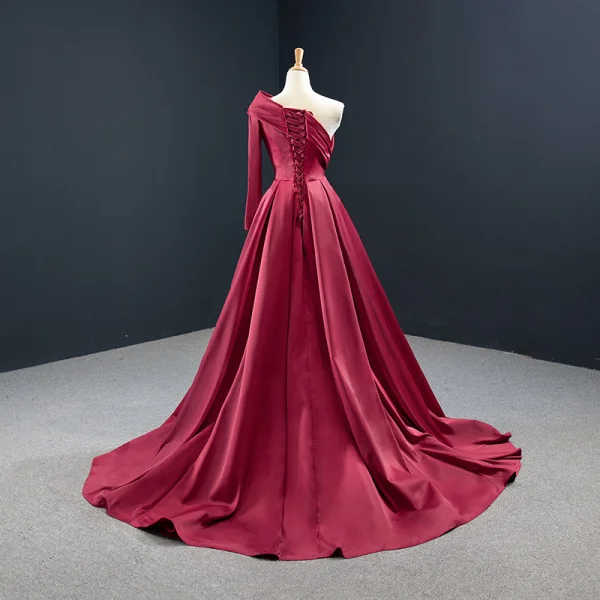 Schlicht Burgunderrot Satin Roter Teppich Abendkleider 2020 A Linie One-Shoulder Lange Ärmel Gespaltete Front Hof-Schleppe Rückenfreies Festliche Kleider