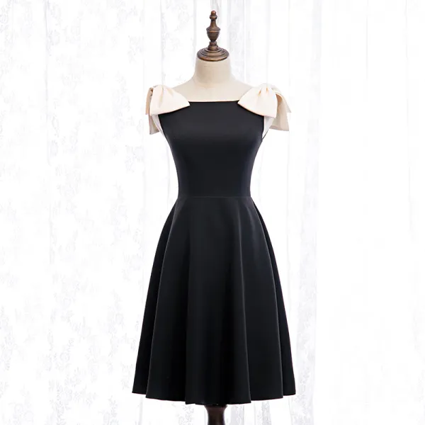 Modest / Simple Black Homecoming Graduation Dresses 2020 A-Line / Princess Square Neckline Sleeveless Bow Short Little Black Dress