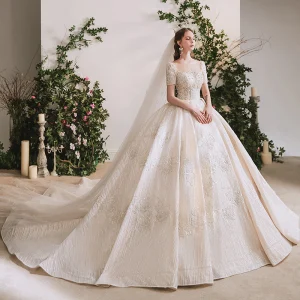 Magnífico Champán Boda Vestidos De Novia 2020 Ball Gown Transparentes Scoop Escote Manga Corta Sin Espalda Hecho A Mano Rebordear Lentejuelas Glitter Tul Cathedral Train Ruffle