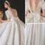 Vintage / Originale Ivoire Satin La Mariée Robe De Mariée 2020 Robe Boule Encolure Carrée Manches Courtes Dos Nu Noeud Perlage Perle Cathedral Train Volants