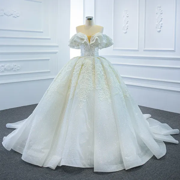 Luxury / Gorgeous White Bridal Wedding Dresses 2020 Ball Gown Off-The-Shoulder Short Sleeve Backless Glitter Tulle Beading Appliques Lace Chapel Train Ruffle