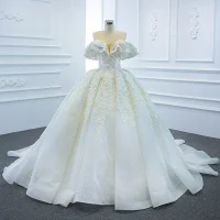 Magnífico Blanco Boda Vestidos De Novia 2020 Ball Gown Fuera Del Hombro Manga Corta Sin Espalda Glitter Tul Rebordear Apliques Con Encaje Chapel Train Ruffle