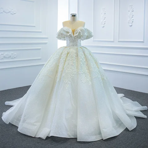 Luxus / Herrlich Weiß Hochzeits Brautkleider / Hochzeitskleider 2020 Ballkleid Off Shoulder Kurze Ärmel Rückenfreies Glanz Tülle Perlenstickerei Applikationen Spitze Kapelle-Schleppe Rüschen