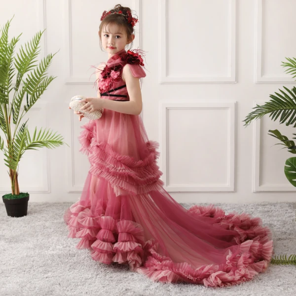 Étourdissant Rouge Anniversaire Robe Ceremonie Fille 2020 Princesse Une épaule Sans Manches Dos Nu Appliques Fleur Perlage Plumes Tribunal Train Volants