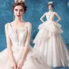 Niedrogie Białe ślubna Suknie Ślubne 2020 Suknia Balowa Plecy Bez Rękawów Bez Pleców Aplikacje Z Koronki Cekinami Tiulowe Trenem Sąd Wzburzyć