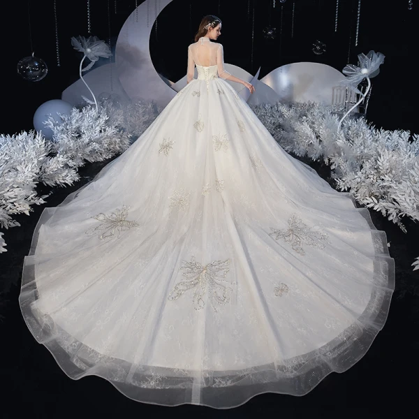 Vintage / Originale Ivoire La Mariée Robe De Mariée 2020 Robe Boule Transparentes Col Haut 3/4 Manches Dos Nu Appliques En Dentelle Paillettes Perlage Cathedral Train Volants
