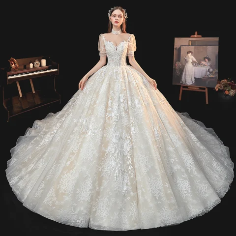 Viktorianischer Stil Ivory / Creme Hochzeits Brautkleider / Hochzeitskleider 2020 Ballkleid Durchsichtige Stehkragen Geschwollenes Kurze Ärmel Rückenfreies Applikationen Spitze Perlenstickerei Quaste Kathedrale Schleppe Rüschen