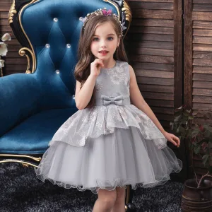Lovely Grey Birthday Flower Girl Dresses 2020 Ball Gown Scoop Neck Sleeveless Appliques Lace Bow Sash Short Ruffle