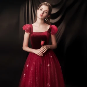 Vintage Originale Bordeaux Robe De Soirée 2020 Princesse Encolure Carrée Manches Courtes Glitter Tulle Longue Volants Dos Nu Robe De Ceremonie