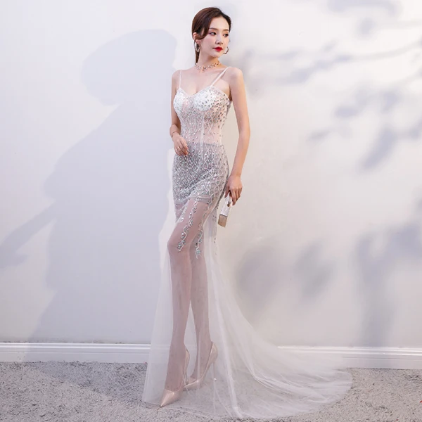 Transparent Blanche Transparentes Robe De Soirée 2020 Trompette / Sirène Bretelles Spaghetti Sans Manches Faux Diamant Perlage Train De Balayage Dos Nu Robe De Ceremonie