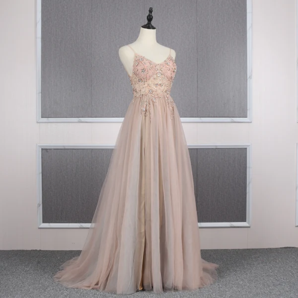 High End Champagner Durchsichtige Abendkleider 2020 A Linie Spaghettiträger Ärmellos Perlenstickerei Strass Sweep / Pinsel Zug Rückenfreies Rüschen Festliche Kleider