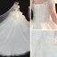 Vintage / Originale Blanche La Mariée Robe De Mariée 2020 Robe Boule Transparentes Encolure Dégagée Gonflée Manches Courtes Dos Nu Appliques En Dentelle Perlage Glitter Tulle Cathedral Train Volants
