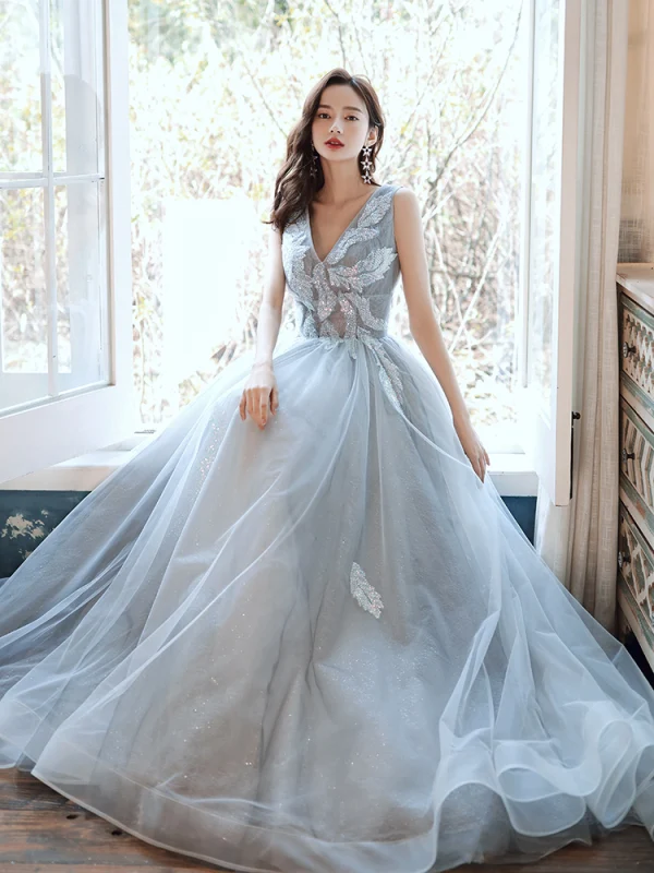 Chic / Belle Gris Robe De Soirée 2020 Princesse V-Cou Sans Manches Perlage Glitter Tulle Train De Balayage Volants Dos Nu Robe De Ceremonie