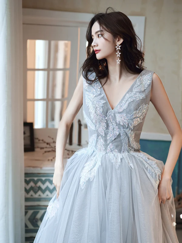 Chic / Belle Gris Robe De Soirée 2020 Princesse V-Cou Sans Manches Perlage Glitter Tulle Train De Balayage Volants Dos Nu Robe De Ceremonie