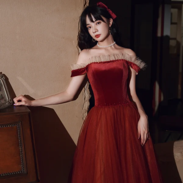Chic / Beautiful Burgundy Engagement Prom Dresses 2020 A-Line / Princess Off-The-Shoulder Short Sleeve Beading Floor-Length / Long Ruffle Backless Formal Dresses