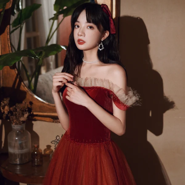 Chic / Beautiful Burgundy Engagement Prom Dresses 2020 A-Line / Princess Off-The-Shoulder Short Sleeve Beading Floor-Length / Long Ruffle Backless Formal Dresses