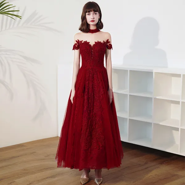 Vintage / Retro Burgundy Lace Engagement Prom Dresses 2020 A-Line / Princess See-through High Neck Short Sleeve Appliques Lace Beading Ankle Length Ruffle Backless Formal Dresses
