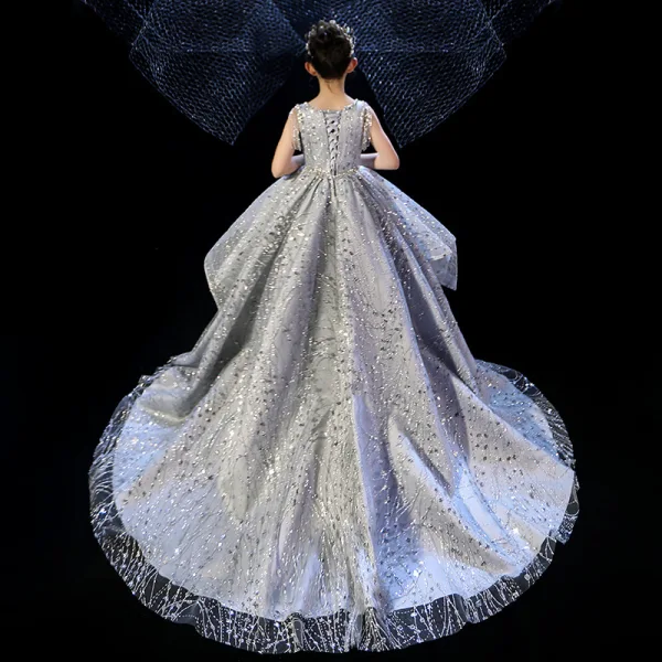 Charming Grey Flower Girl Dresses 2020 Ball Gown V-Neck Sleeveless Sequins Beading Tassel Court Train Ruffle